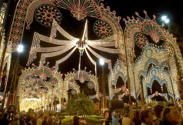 La iluminación nocturna de la Feria de Jerez es sencillamente espectacular
